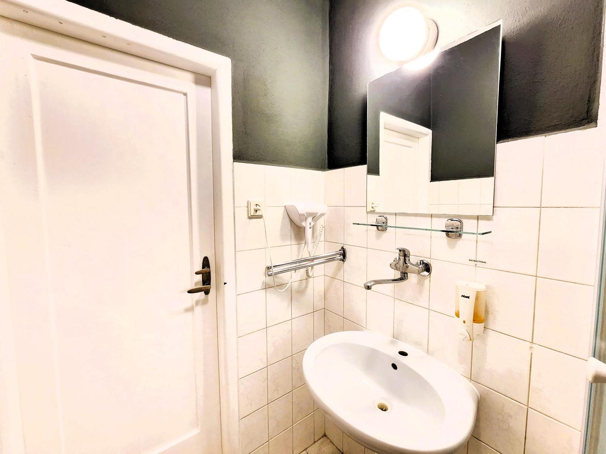 Flat In Zizkov -303- Lägenhet Prag